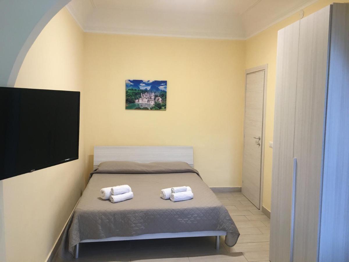 Al Centro Di Tutto Hotel Catania Exterior photo
